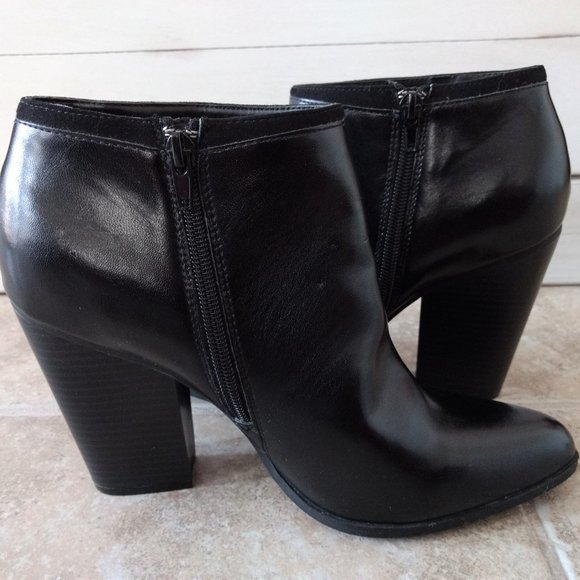 CHARLES JOURDON‎ Paris Cora Women's Size 10 Black Faux Leather Zip Ankle Boots - Picture 6 of 14